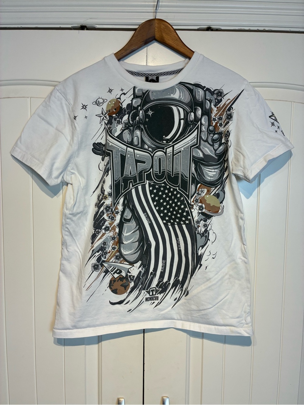 Tapout Tee Size L